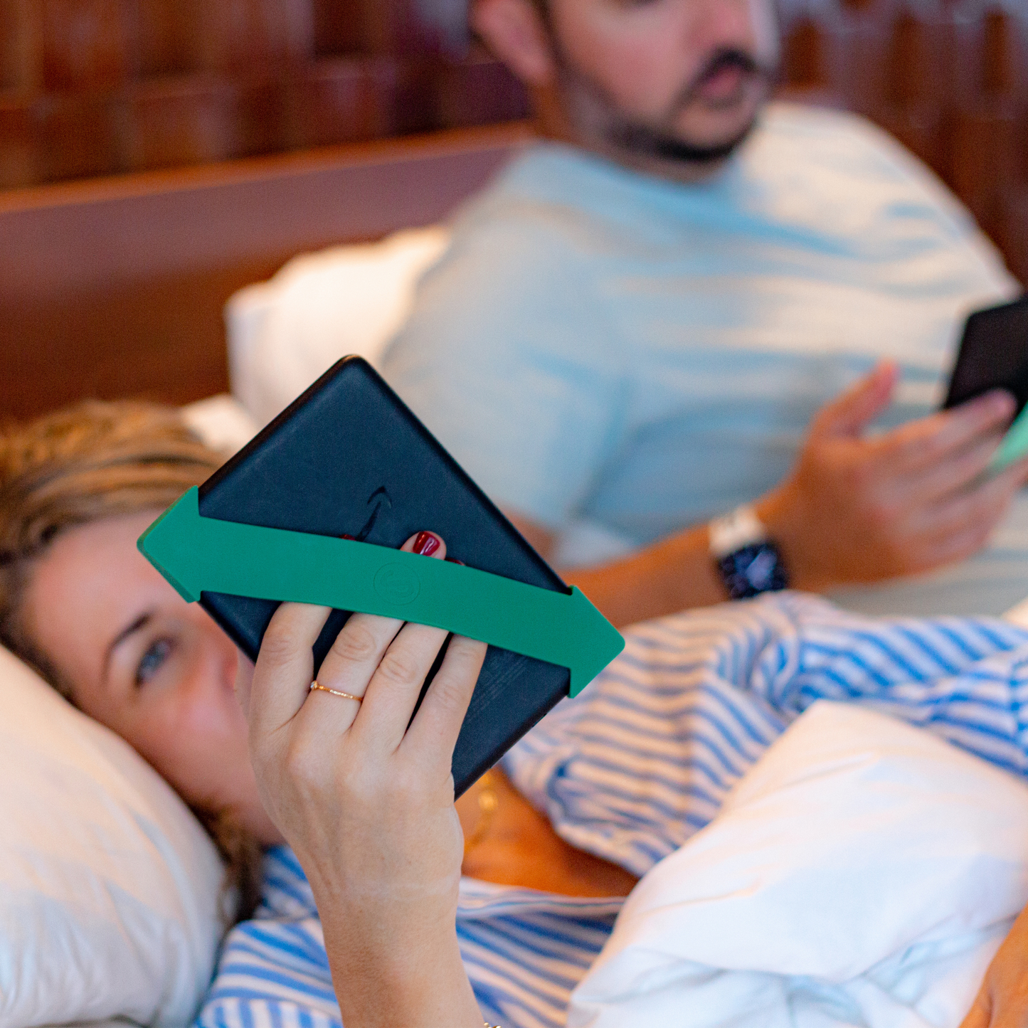 Strapsicle Kindle Accessory in Pine Green Colour